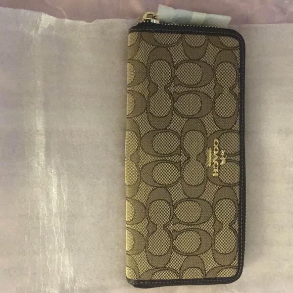 Coach Wallet - Picture 3 of 5